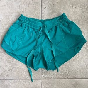 Lululemon Hotty Hot Shorts Low Rise Lined Shorts